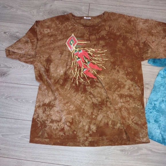 VINTAGE 80s native art shirts x 2 - Picture 3 of 7